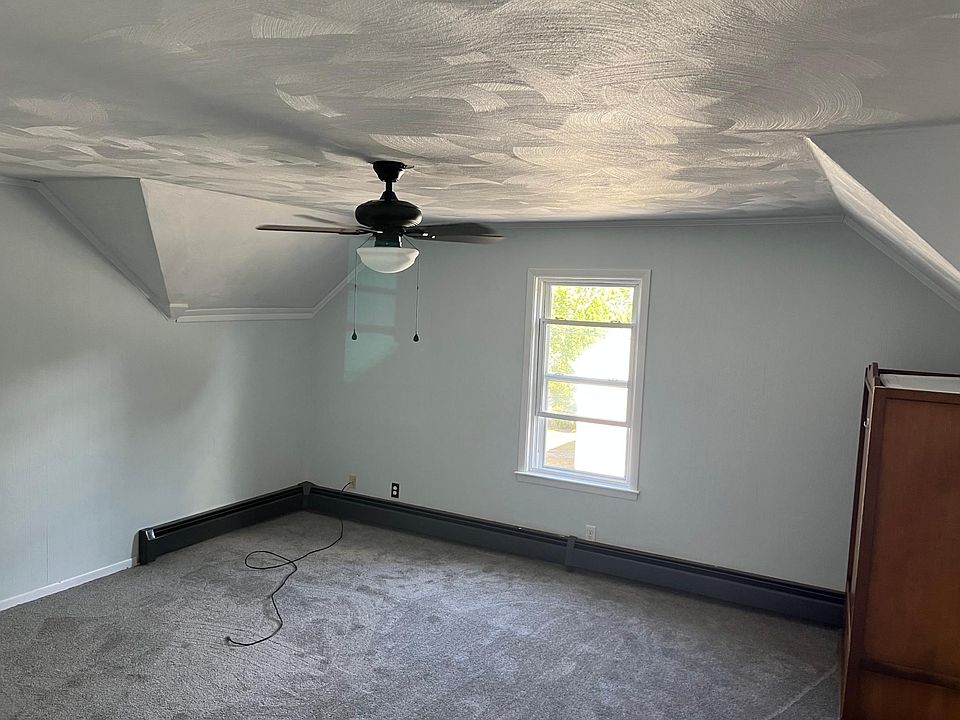2nd image of 159 Maple St #2