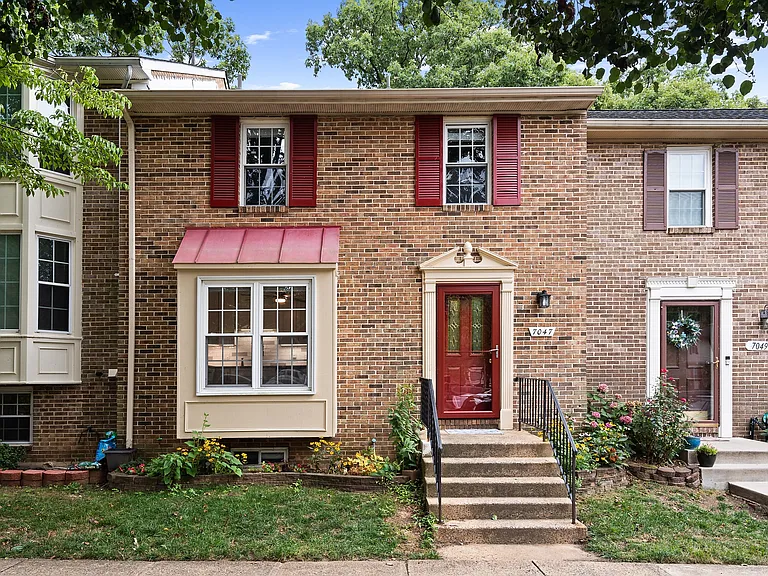 7047 Leewood Forest Dr — Photo 1