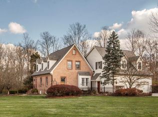9913 Erin Woods Dr, Dublin, OH