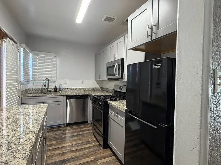 630 N Manor St — Photo 3