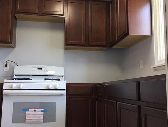 2nd image of 1504 Severn Ln #F