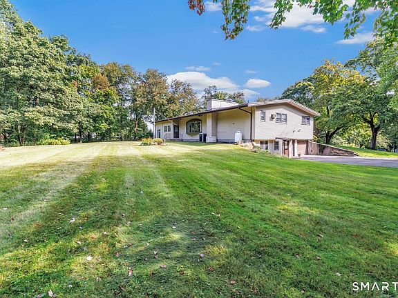 5th image of 10 Lombard Drive