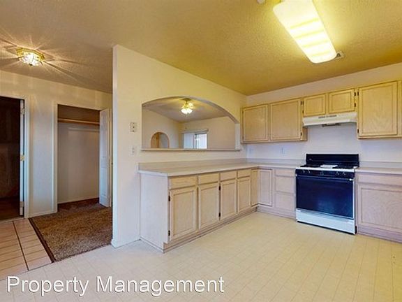 2nd image of 1401 Stoneway Dr NW