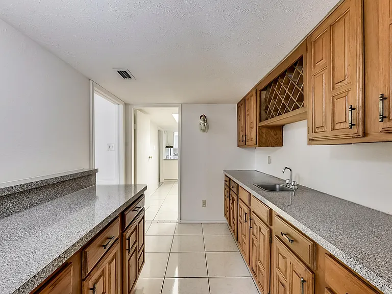 10547 Black Walnut Dr — Photo 7