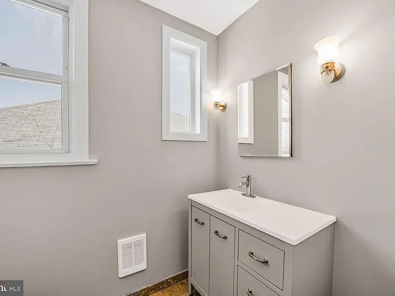 3216 22nd St NE — Photo 15