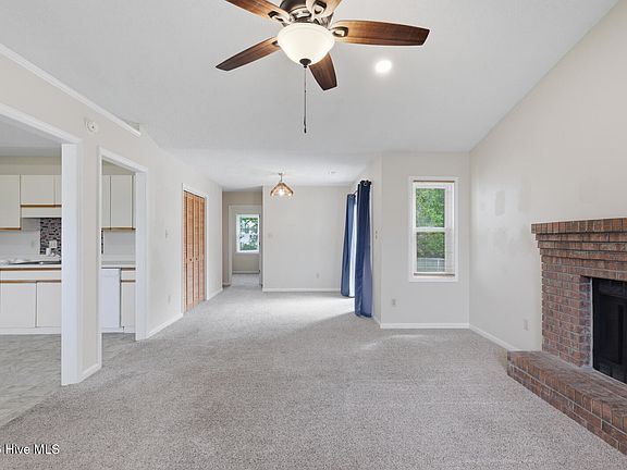 3rd image of 818 S Dogwood Ln
