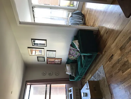 Rented by Manhattan Management LLC | media 24