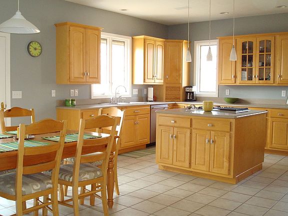 Kitchen & Casual Dining