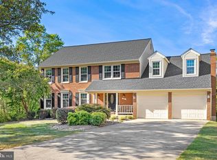 28 Griswold Ct, Sterling, VA 20165