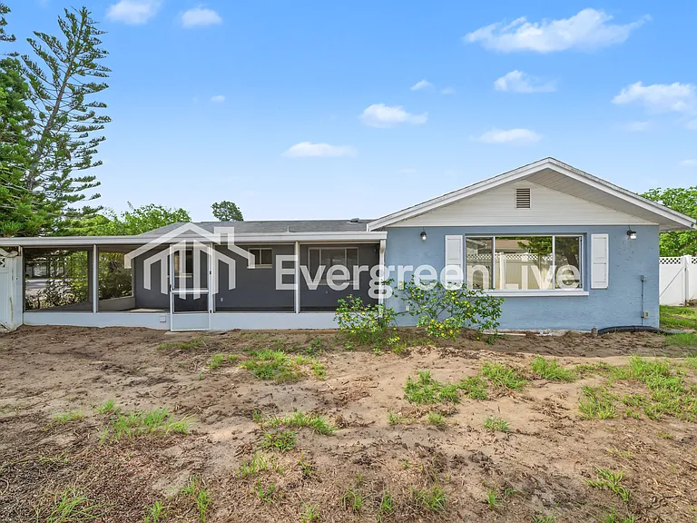 7731 Seashore Dr — Photo 15