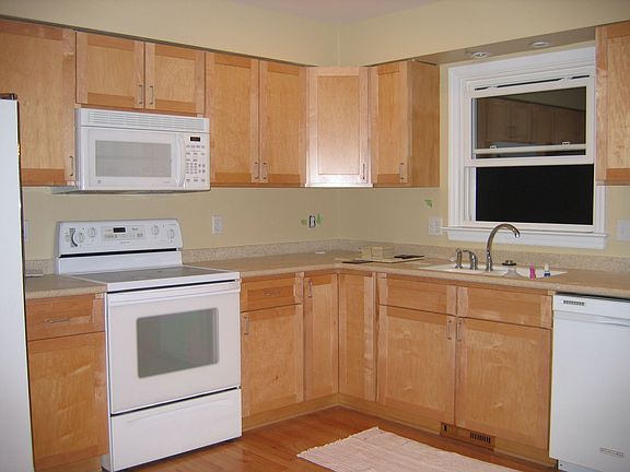 Large kitchen/dinning 