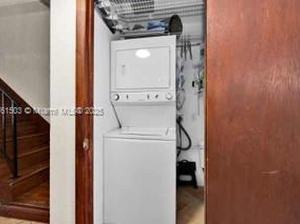 6709 N Kendall Dr APT 219, Pinecrest, FL 33156