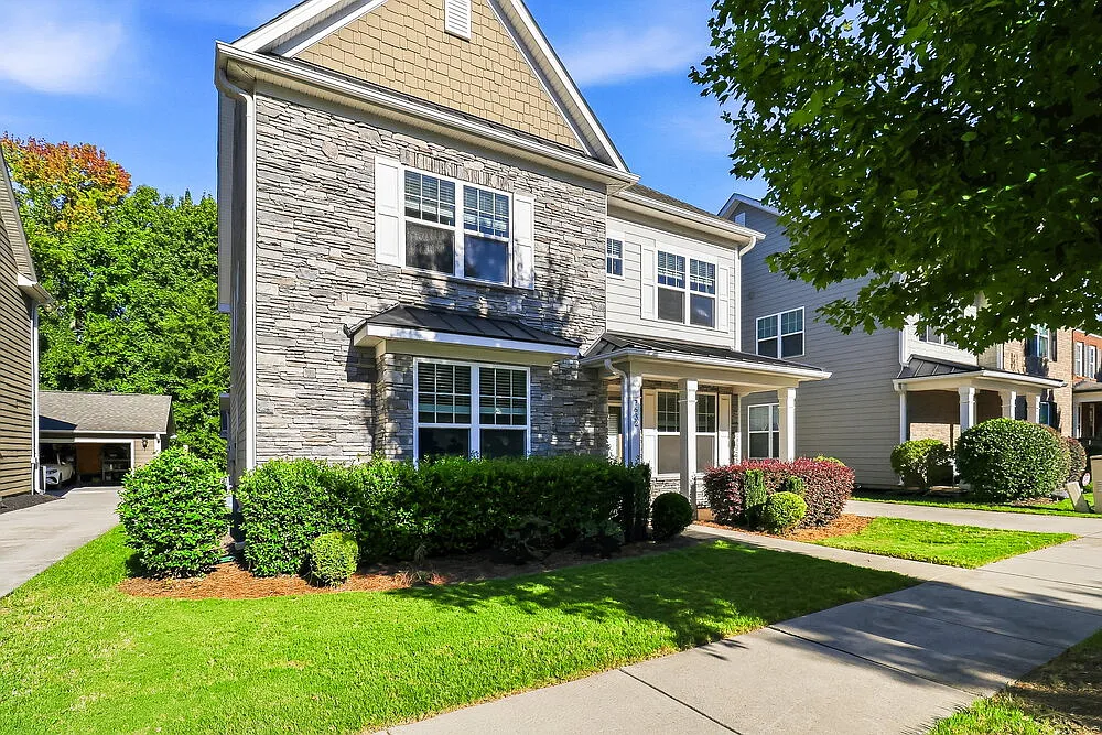 5 bed, 3.5 bath, 3004 sqft, $3,130 — Photo 4