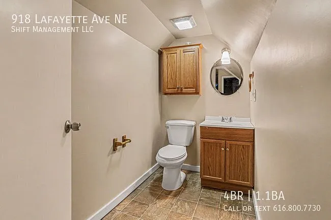 918 Lafayette Ave NE — Photo 14
