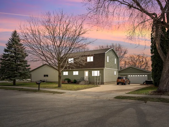 715 Juniper St, La Crescent, MN 55947