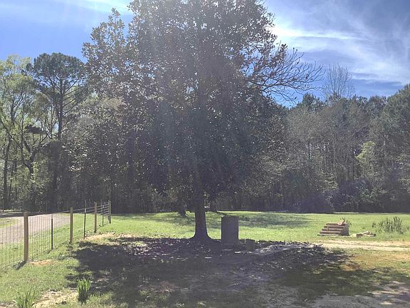 3rd image of 894 County Road 144