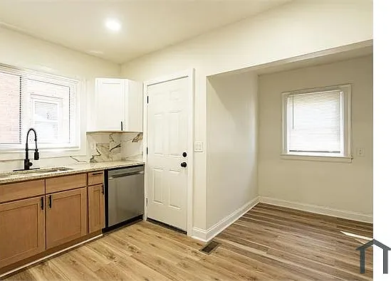 4901 Cortland St — Photo 3