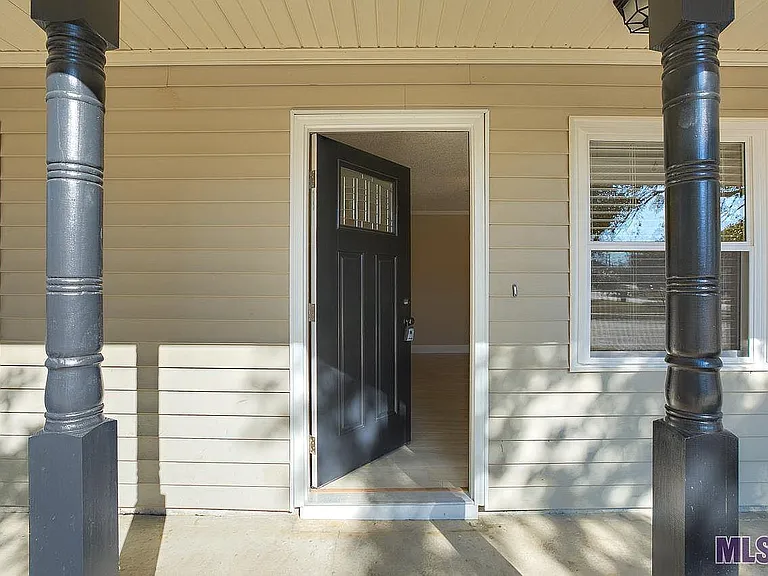 15921 McNeil Ave — Photo 2