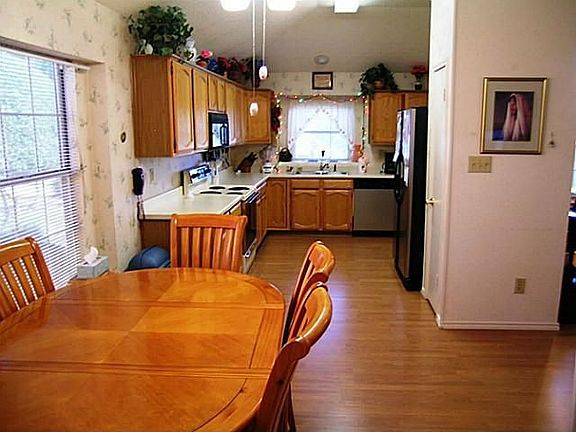 4th image of 4373 Newton St
