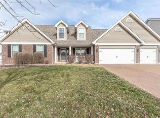 37 Savannah Hill Dr, Saint Peters, MO 63376
