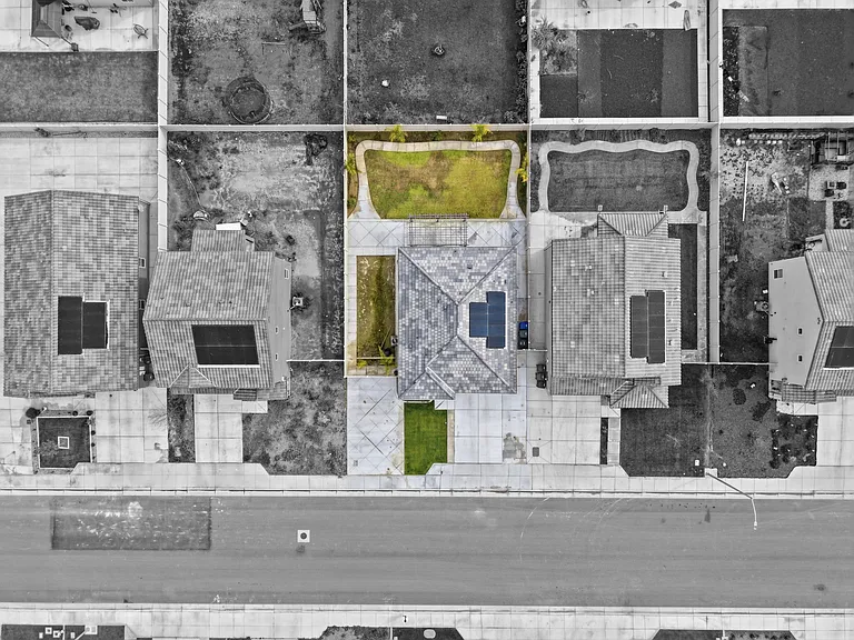7812 Strawberry Ln — Photo 34