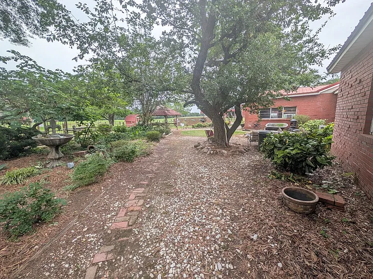 6400 Gibson Ln — Photo 3
