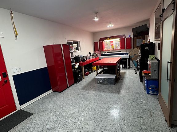 3rd image of 102 Meadowview St