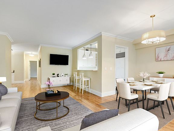2nd image of 58 W 58th St APT 25E