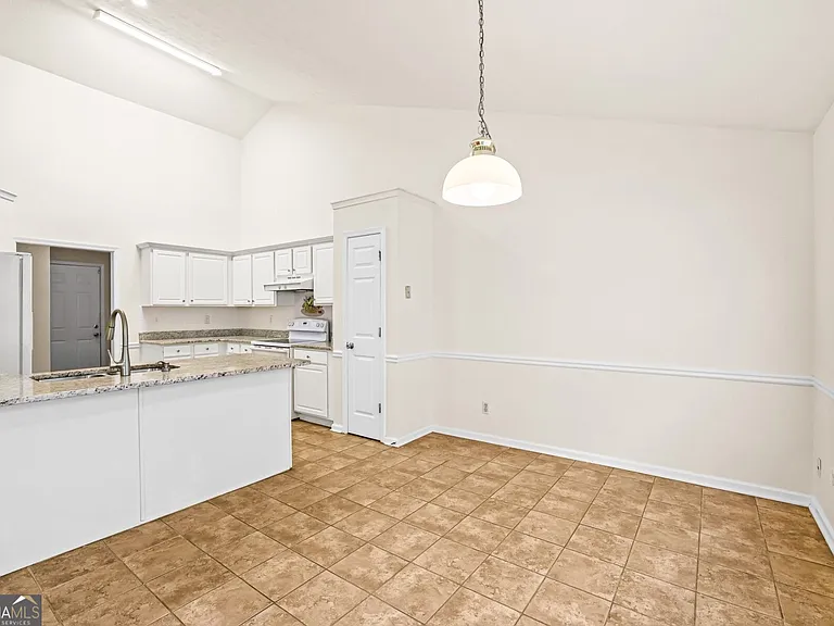 3245 Chandon Ln — Photo 7