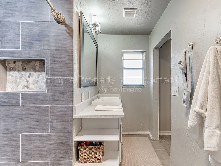 4136 NW 61st Ter — Photo 27