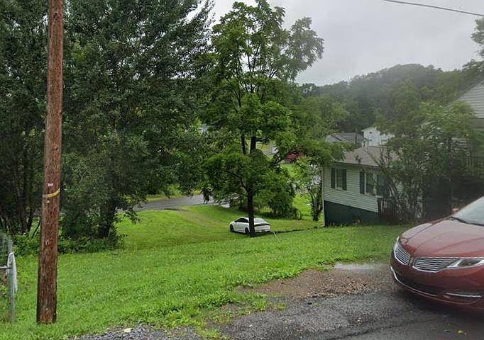 1st image of 359 Ellison Ave