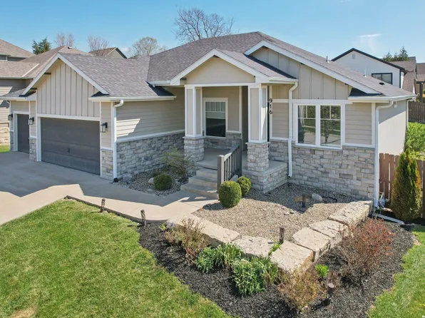 916 Silver Rain Rd, Lawrence, KS 66049