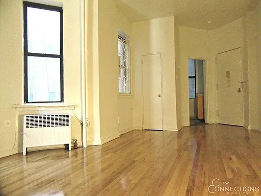 Rented by City Connections Realty | media 16