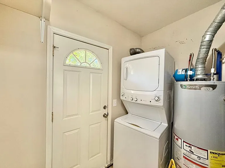 808 Buckle Ct — Photo 14