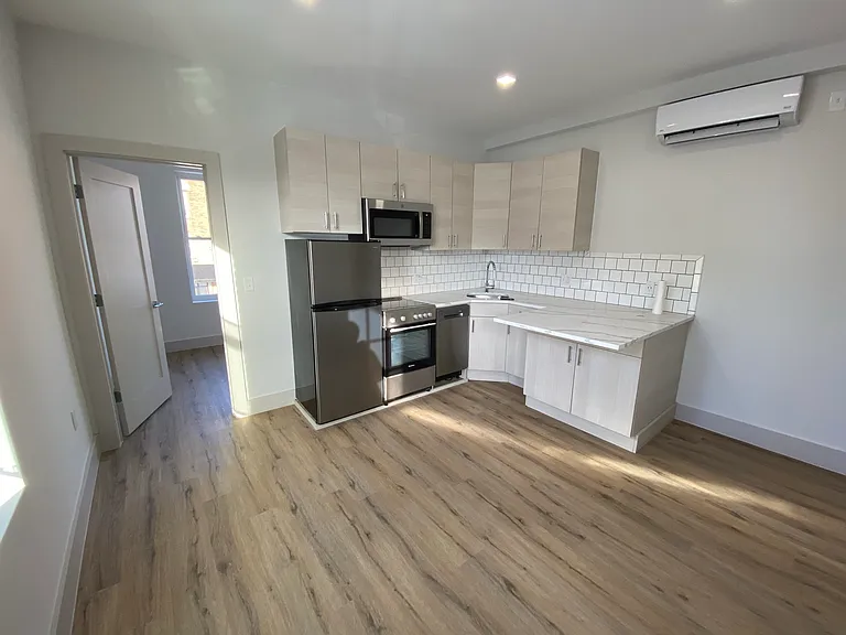 558 Main St #2A — Photo 6