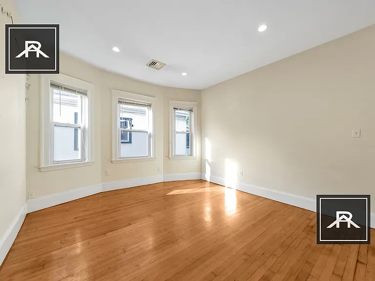 298-300 Alewife Brook Pkwy #2 — Photo 9