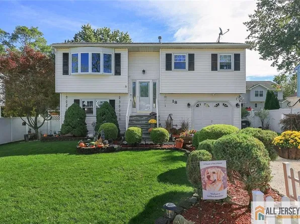 18 Westinghouse St, Metuchen, NJ 08840