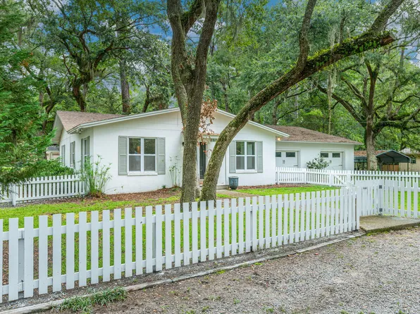 266 Pitts Bayshore Dr, Freeport, FL 32439