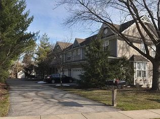 114 McKinley Ave, Libertyville, IL 60048