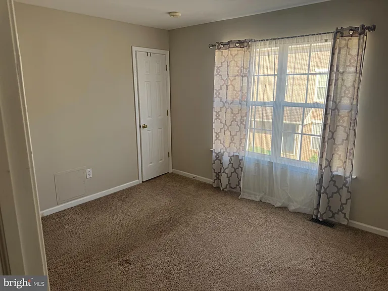 1003 Woodview Ct — Photo 13