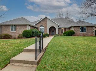 2624 E Ridgewood Dr, Springfield, MO 65804