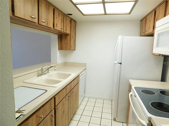5th image of 2581 Countryside Blvd #2204