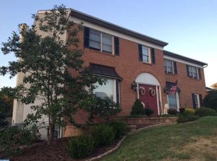 40 Radcliff Dr, Doylestown, PA 18901