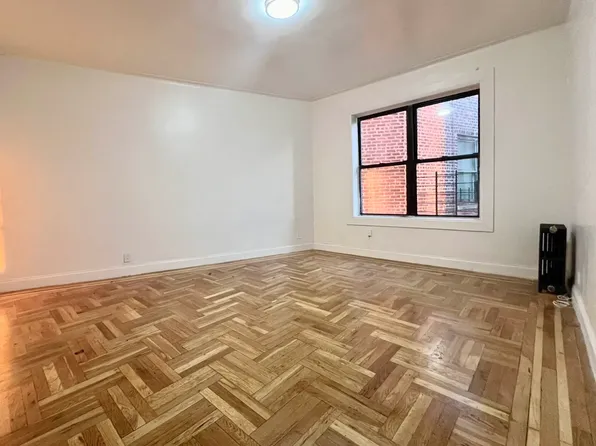 3111 Heath Avenue image 5 of 8