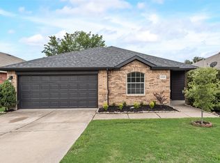 10324 Lake Brook Dr, Fort Worth, TX 76115