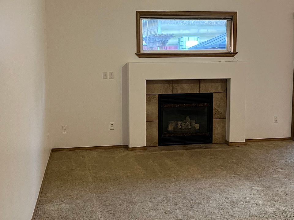 1st image of 7102-7104 163rd St E