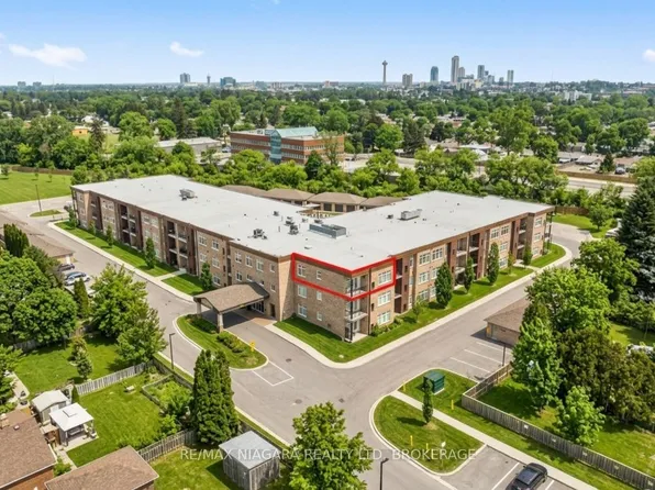 4644 Pettit Ave #300, Niagara Falls, ON L2E 0B4