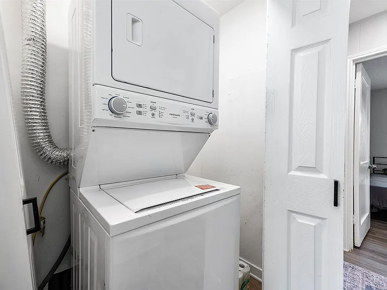 218 Hoffman St — Photo 14