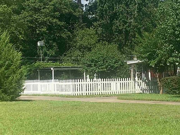 2nd image of 1402 1st Ave