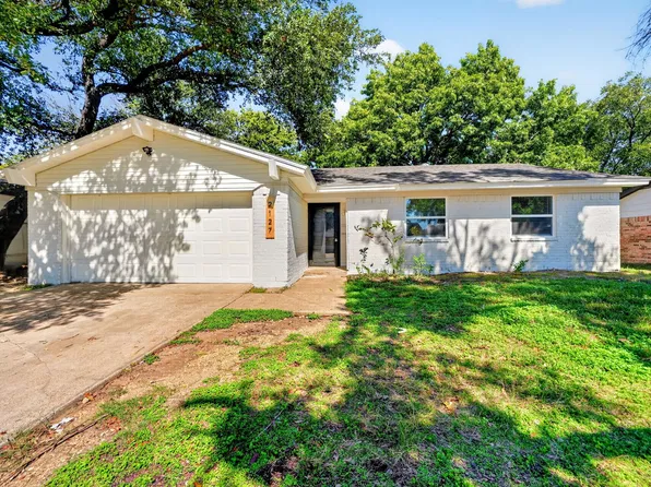 2127 Versailles Dr, Carrollton, TX 75007